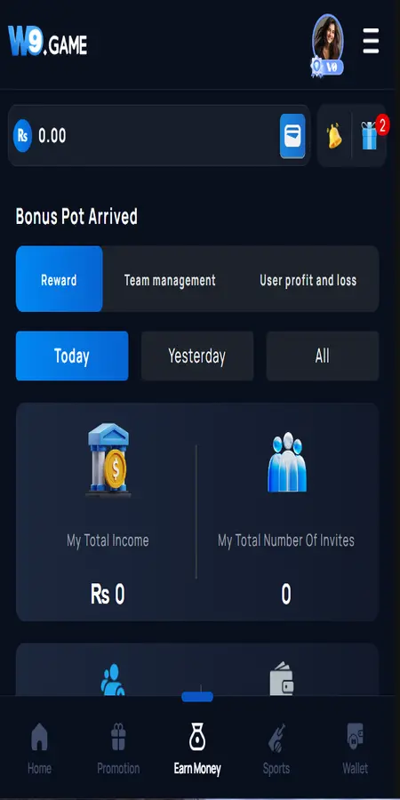 W9 Game Earn Money page showing rewards income and invite statistics